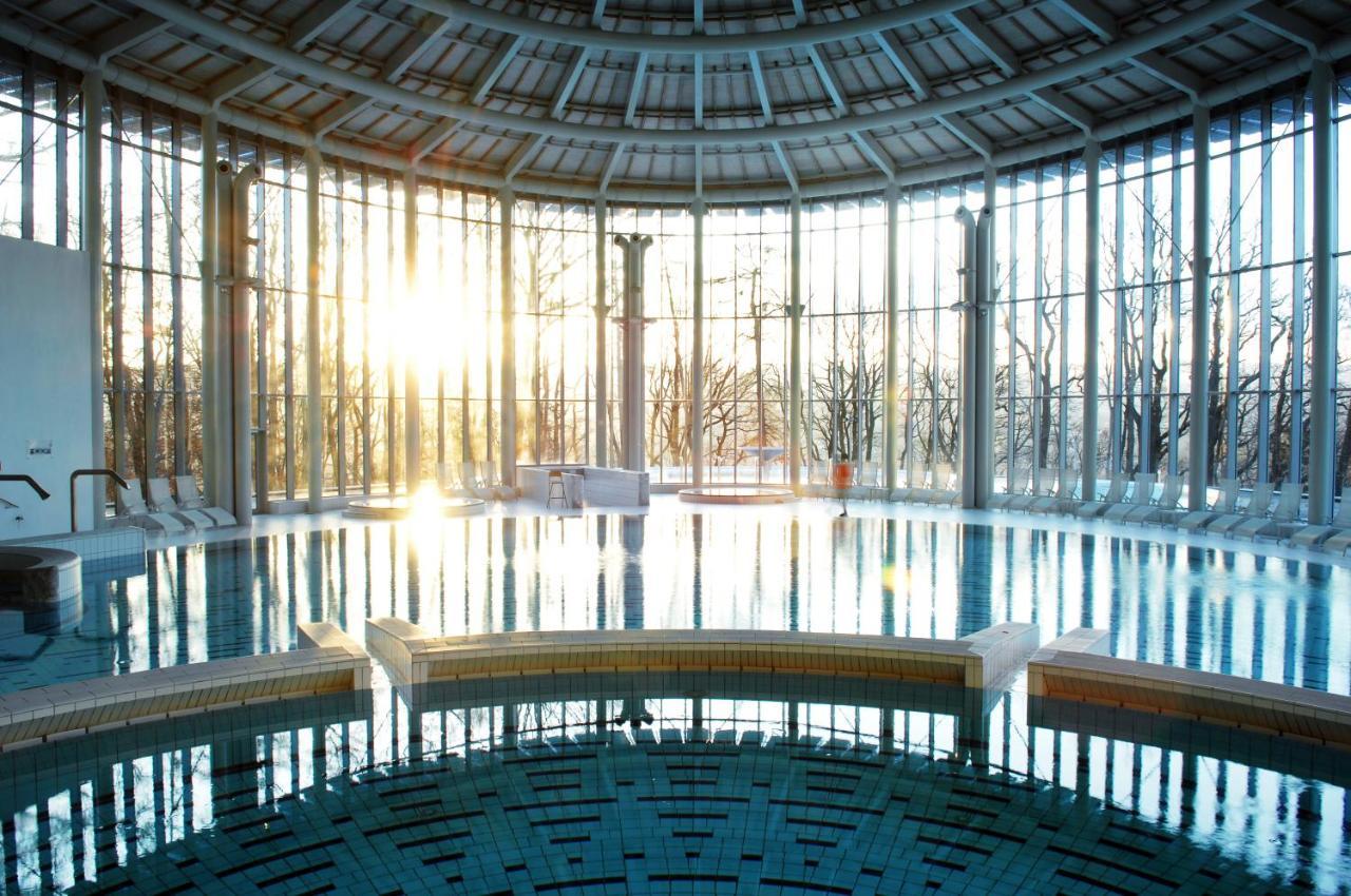 Les Thermes De Spa By La Cour De La Reine Hotel, Suites & Acces Gratuit Au Centre Thermal Εξωτερικό φωτογραφία